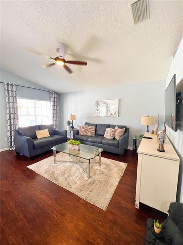 307 DIAMOND RIDGE BOULEVARD, Auburndale, FL 33823