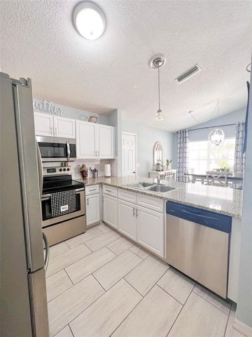 307 DIAMOND RIDGE BOULEVARD, Auburndale, FL 33823