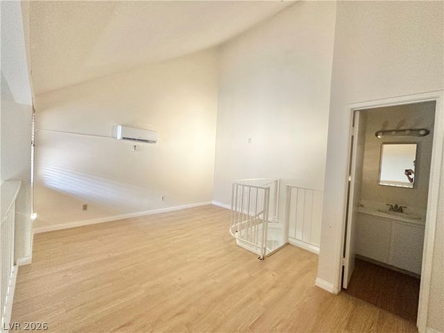 510 Elm Drive 205, Las Vegas, NV 89169