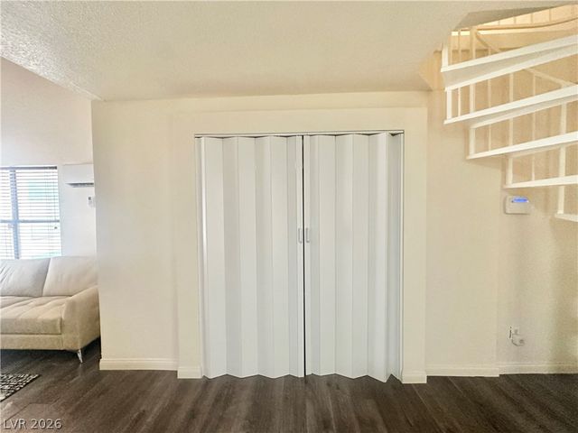 510 Elm Drive 205, Las Vegas, NV 89169