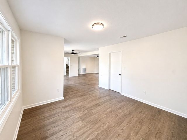 1102 Buena Vista Dr, Dothan, AL 36303
