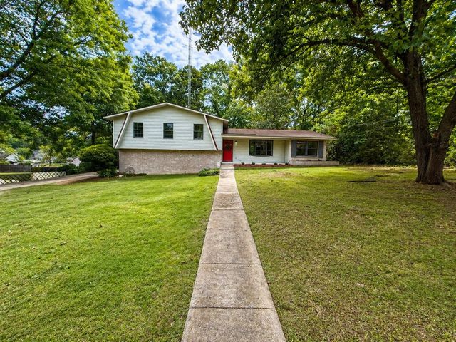 1102 Buena Vista Dr, Dothan, AL 36303