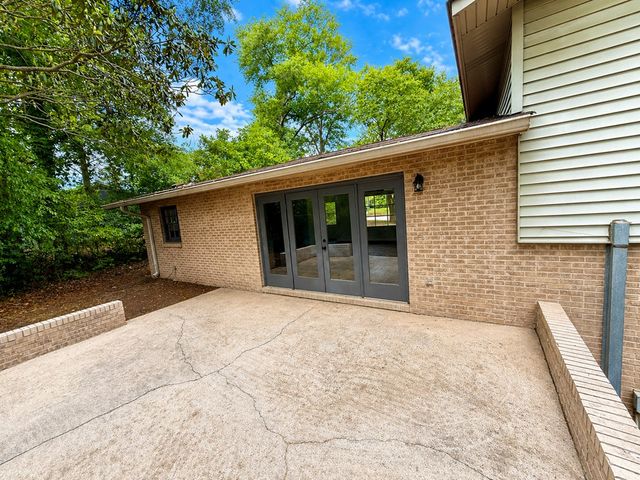 1102 Buena Vista Dr, Dothan, AL 36303
