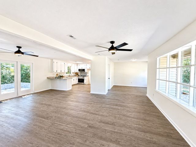 1102 Buena Vista Dr, Dothan, AL 36303