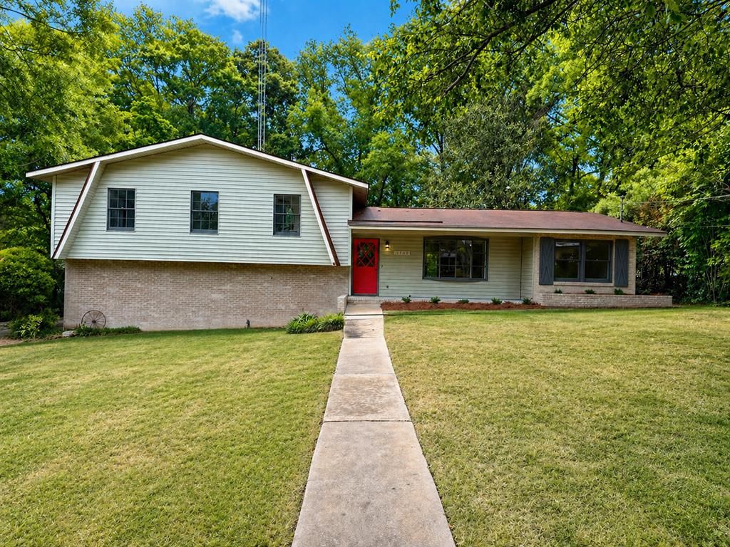 1102 Buena Vista Dr, Dothan, AL 36303