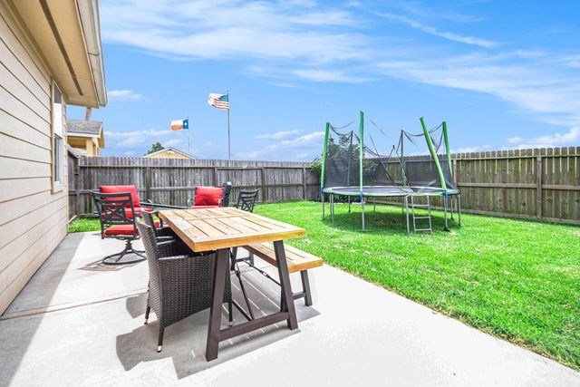 4706 Shale Drive, Baytown, TX 77521