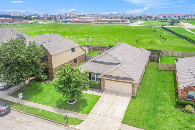 4706 Shale Drive, Baytown, TX 77521