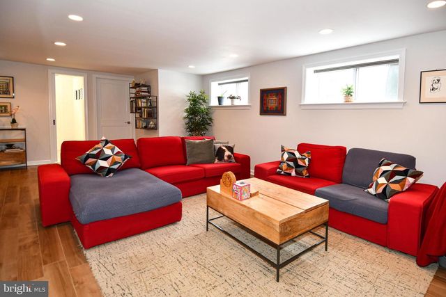 854 N LIBERTY ST, Arlington, VA 22205