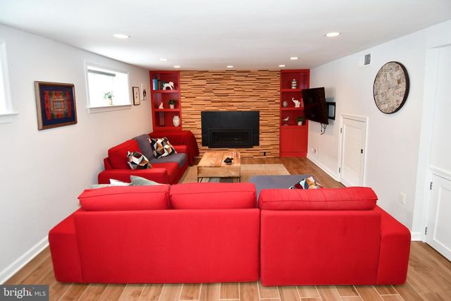 854 N LIBERTY ST, Arlington, VA 22205