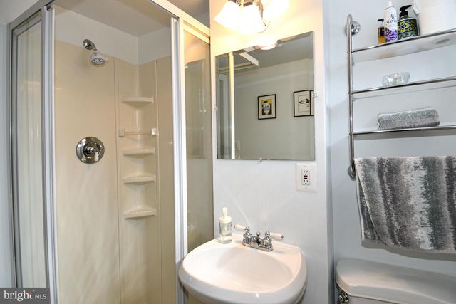 854 N LIBERTY ST, Arlington, VA 22205