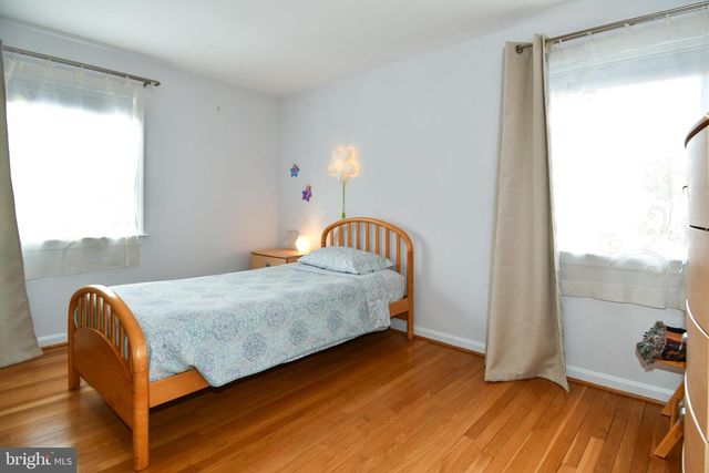 854 N LIBERTY ST, Arlington, VA 22205