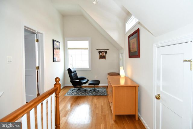 854 N LIBERTY ST, Arlington, VA 22205