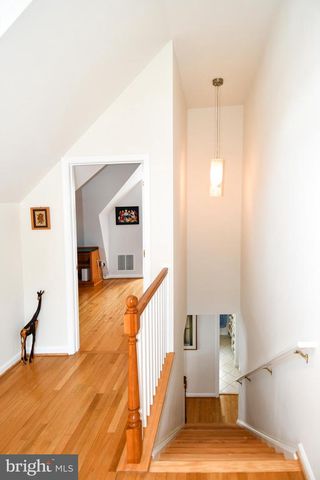 854 N LIBERTY ST, Arlington, VA 22205