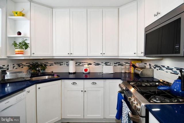 854 N LIBERTY ST, Arlington, VA 22205