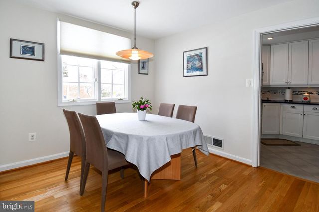 854 N LIBERTY ST, Arlington, VA 22205