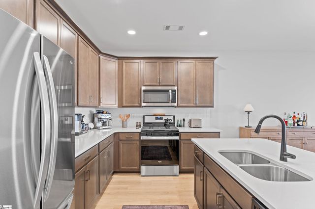 34 Red Horse Way, Greer, SC 29651