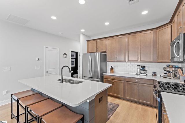 34 Red Horse Way, Greer, SC 29651