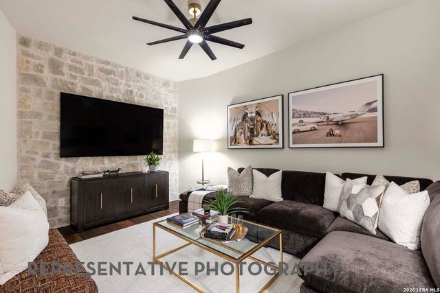 141 BIGTOOTH MAPLE LN, San Marcos, TX 78666