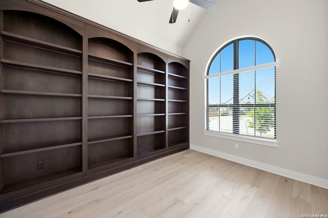 141 BIGTOOTH MAPLE LN, San Marcos, TX 78666