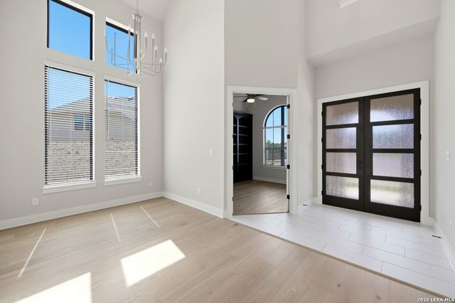 141 BIGTOOTH MAPLE LN, San Marcos, TX 78666