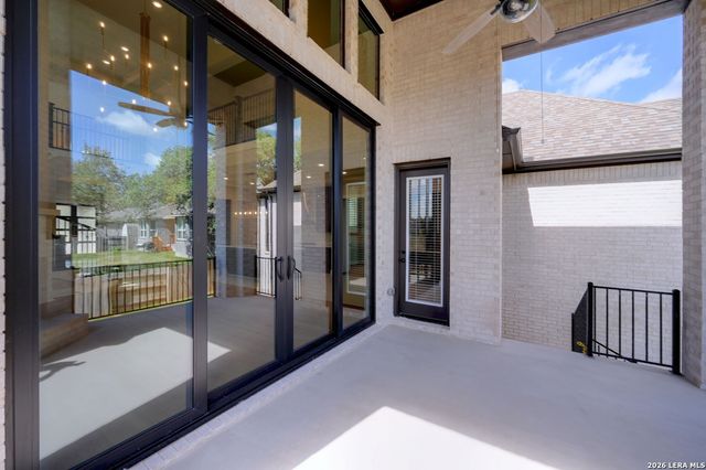 141 BIGTOOTH MAPLE LN, San Marcos, TX 78666