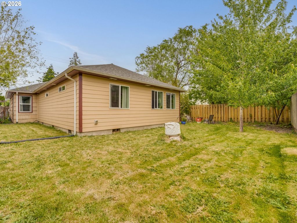 Image 35 of property listing at 640 Ne 10TH St, Mc Minnville, OR 97128