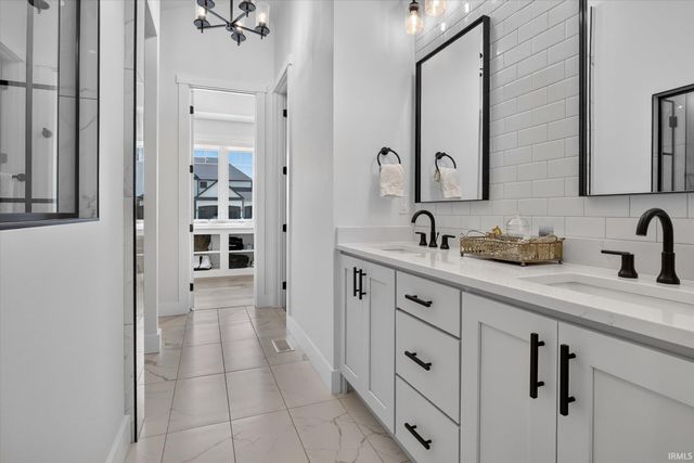 11171 Albany Ridge Drive, Osceola, IN 46561