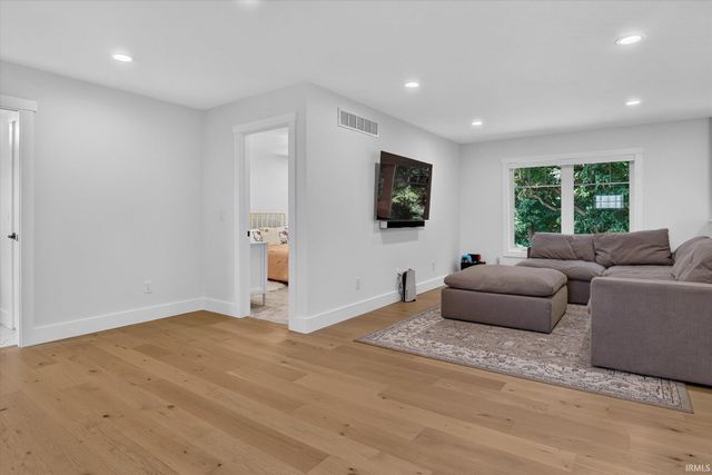 11171 Albany Ridge Drive, Osceola, IN 46561