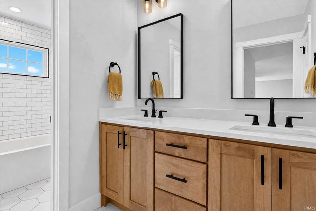 11171 Albany Ridge Drive, Osceola, IN 46561
