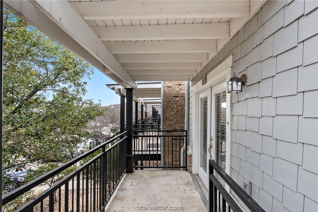 1725 Harvey Mitchell Parkway 1431, College Station, TX 77840 — photo 2
