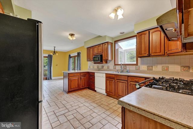 424 CLEVELAND RD, Linthicum Heights, MD 21090