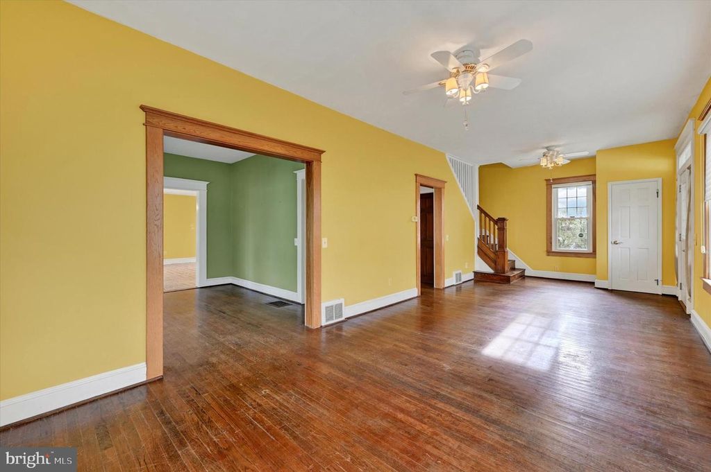 Image 10 of property listing at 424 CLEVELAND RD, Linthicum Heights, MD 21090
