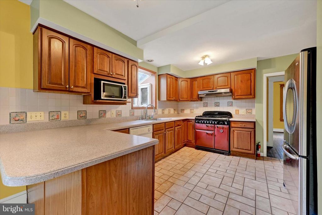 Image 22 of property listing at 424 CLEVELAND RD, Linthicum Heights, MD 21090