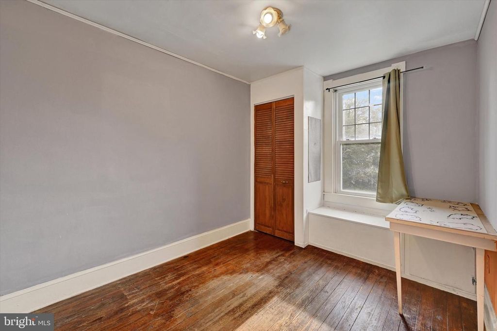 Image 28 of property listing at 424 CLEVELAND RD, Linthicum Heights, MD 21090