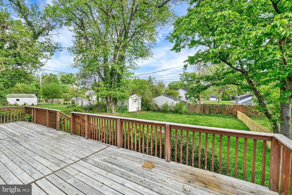 Image 36 of property listing at 424 CLEVELAND RD, Linthicum Heights, MD 21090