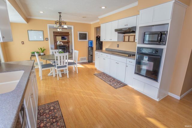 10670 Nutmeg Road, Plymouth, IN 46563