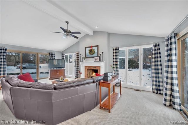 4143 Glencastle Drive, Troy, MI 48098