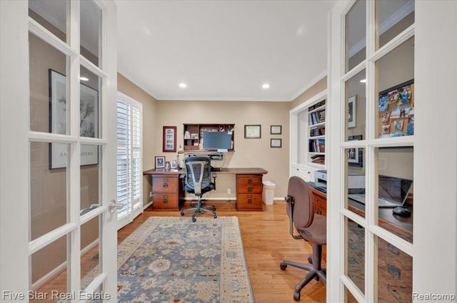 4143 Glencastle Drive, Troy, MI 48098