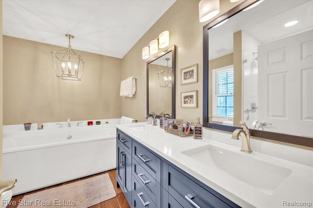 4143 Glencastle Drive, Troy, MI 48098