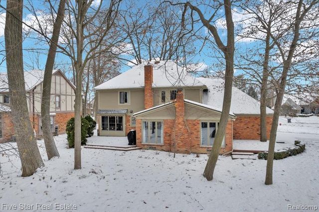 4143 Glencastle Drive, Troy, MI 48098