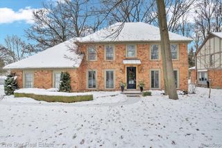 4143 Glencastle Drive, Troy, MI 48098