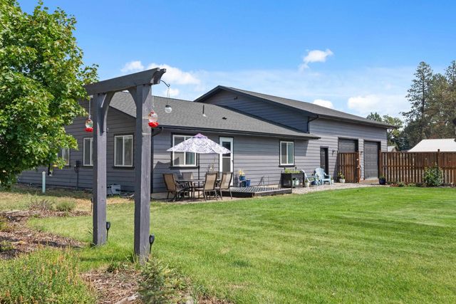 16106 S Dover Rd, Cheney, WA 99004
