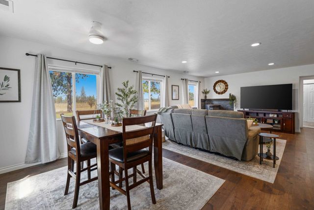 16106 S Dover Rd, Cheney, WA 99004