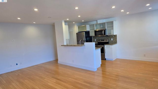 2884 Sawtelle Blvd 217, Los Angeles, CA 90064