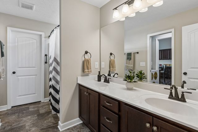 7706 Alameda Dr, Murfreesboro, TN 37127