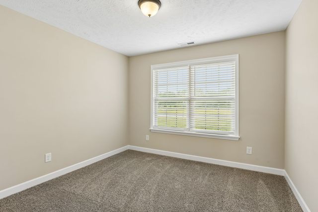 7706 Alameda Dr, Murfreesboro, TN 37127