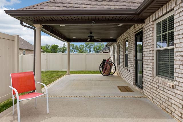 7706 Alameda Dr, Murfreesboro, TN 37127