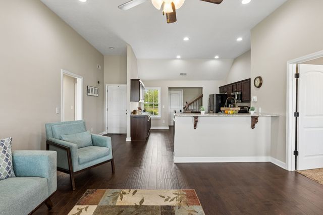 7706 Alameda Dr, Murfreesboro, TN 37127