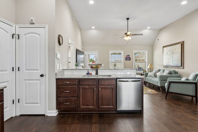 7706 Alameda Dr, Murfreesboro, TN 37127