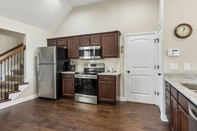 7706 Alameda Dr, Murfreesboro, TN 37127